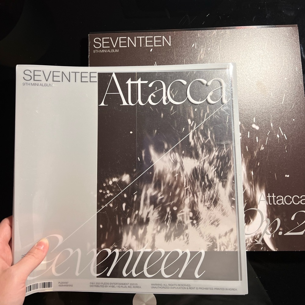 SEVENTEEN 9th Mini Album `Attacca'